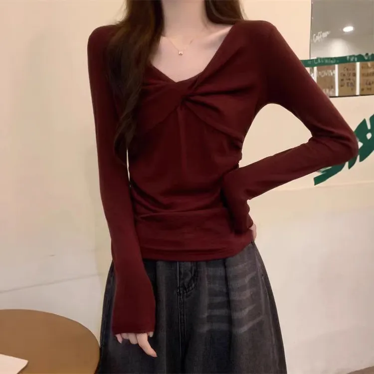 法式v领红色打底衫女洋气显瘦内搭秋冬设计感小众过年战袍上衣T恤