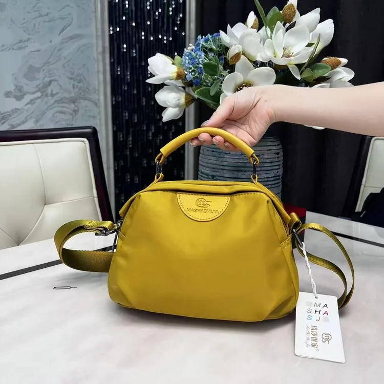 8102新款简约单肩斜挎包 尺寸长24高17厚11