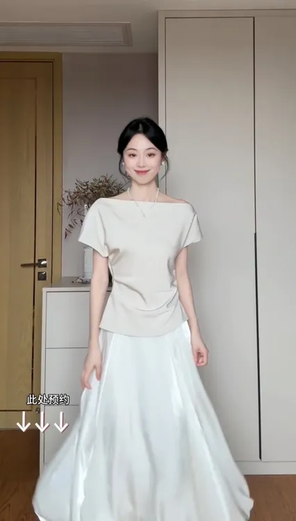 2025夏季新款韩系温柔小众不规则斜露肩T恤上衣白色花苞裙套装