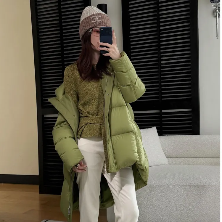 HELA AOMI “牛油果”90白鹅绒连帽豆腐块泡芙羽绒服CY5DM09570