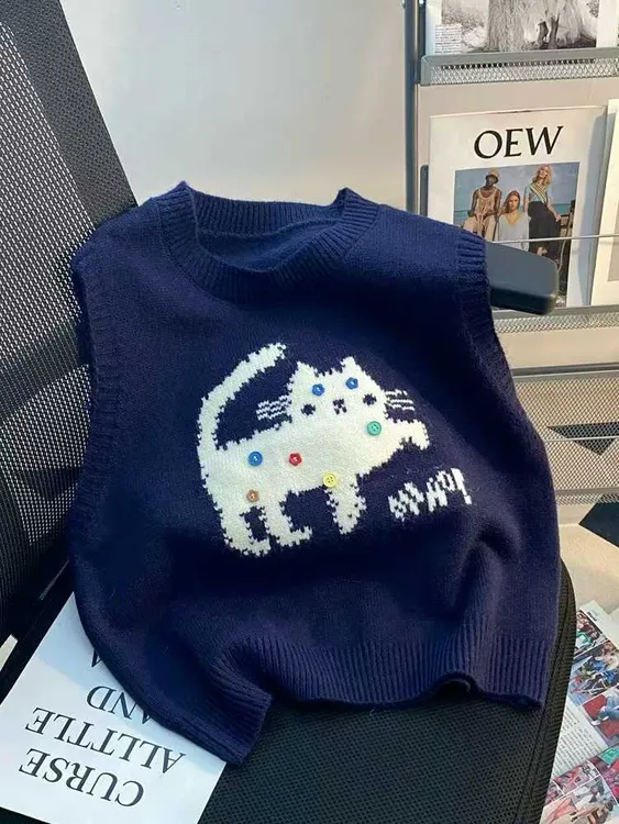 温柔学院风纽扣设计猫咪针织马甲背心女秋冬韩系无袖坎肩外搭上衣