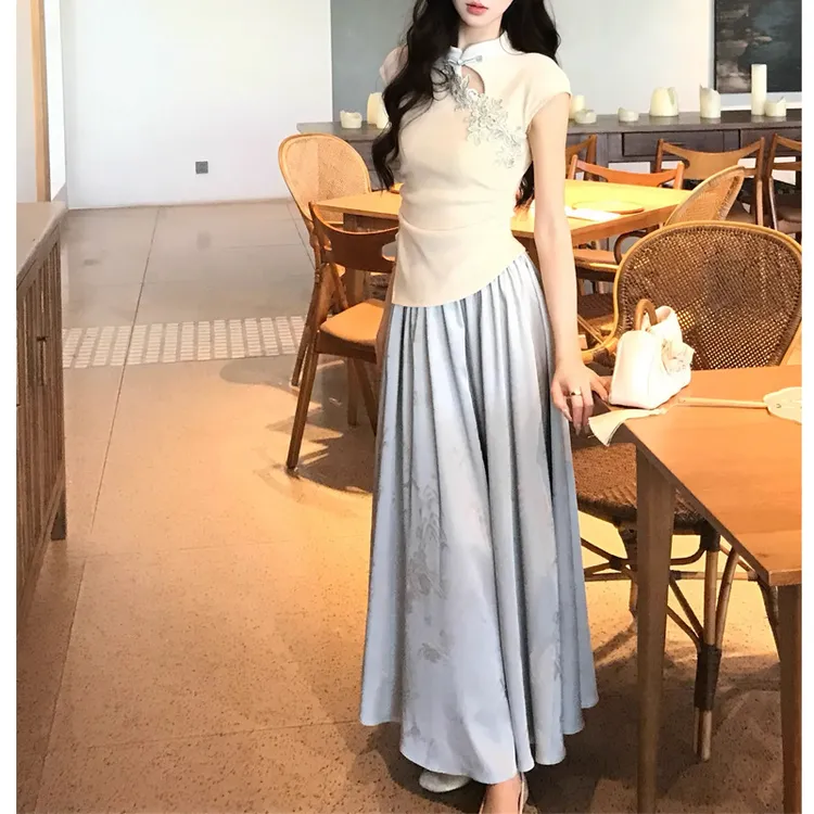 游春令2025春夏新中式设计感优雅上衣缎面伞裙套装女气质两件套裙