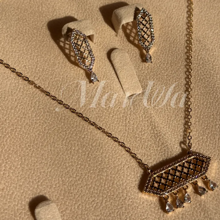 铜合金仿珍珠耳饰 镶钻民族风无镀层拼接满钻复古耳钉项链两件套