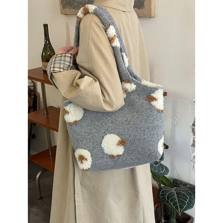 韩系可爱毛绒小羊刺绣托特包女新款秋冬大容量休闲通勤单肩手提包