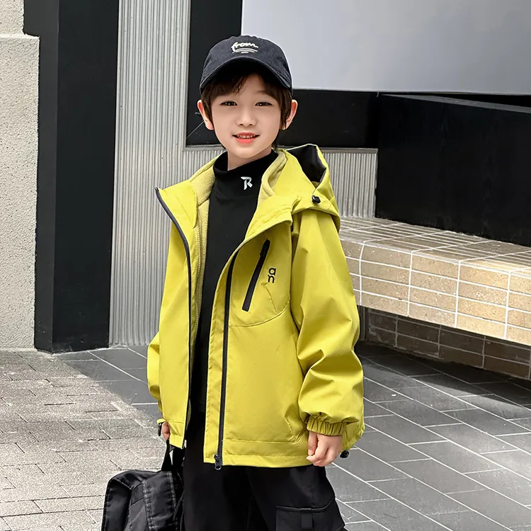 男童外套2025新款今年流行爆款儿童冲锋衣三合一防风防水帅气时髦