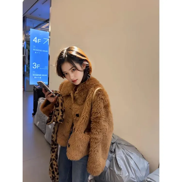 人造皮草 2025新款潮流羊羔毛毛女装短款小个子羊剪绒大衣外套女