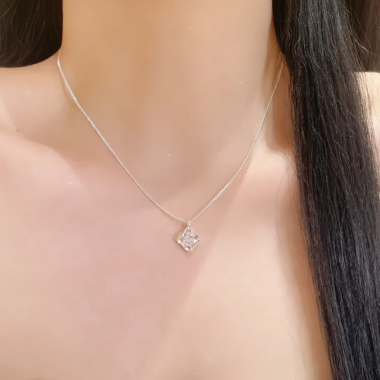 GINIFIMOR 铜项链 a200 小众银色异形锆石项链简约锁骨链