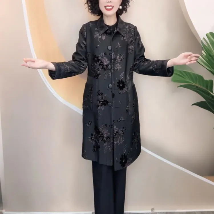秋季新款时尚烫钻提花黑色翻领女士大衣宽松气质百搭中老年风衣
