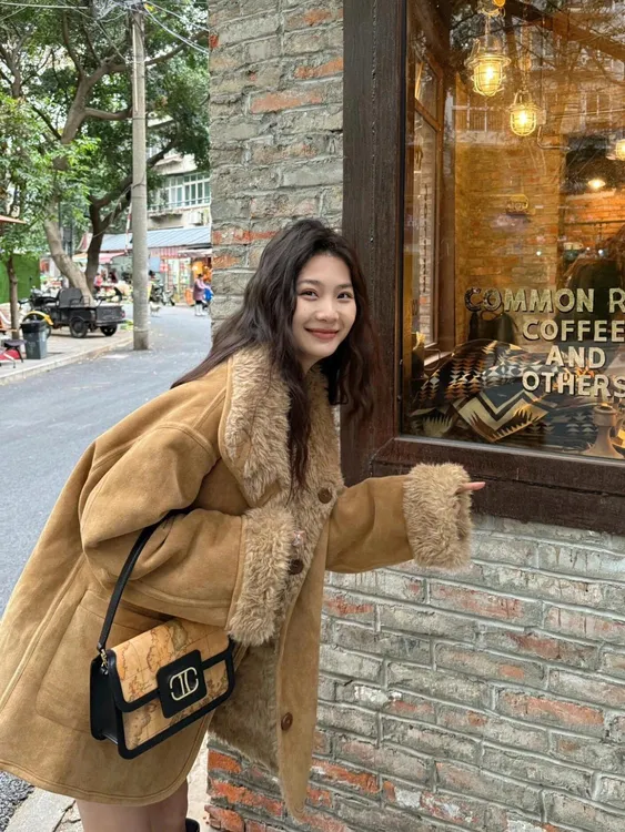 2025秋冬季两穿外麂皮绒套女秋冬宽松机车服上衣加厚款大码