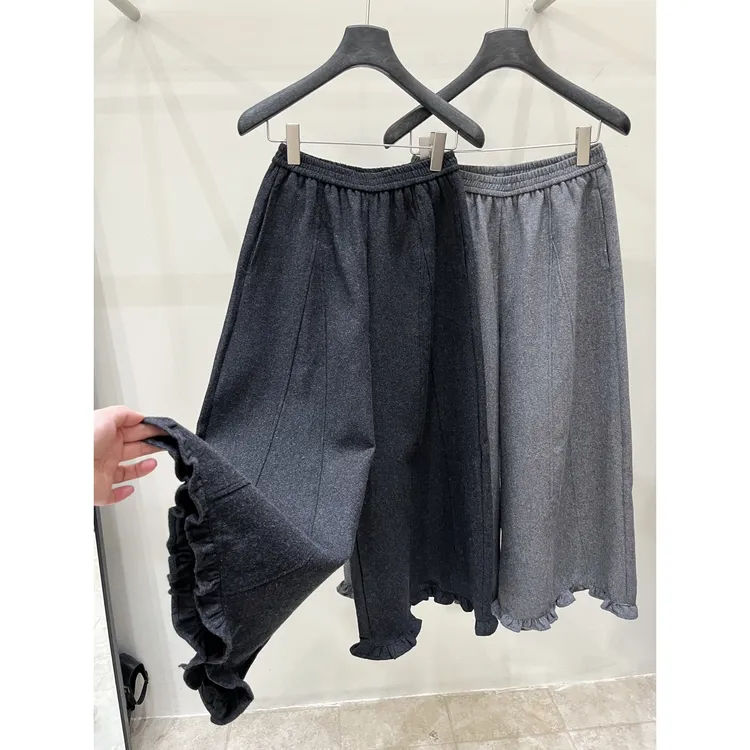 韩版松紧腰木耳边设计阔腿裤女秋季高级感洋气宽松休闲呢子直筒裤