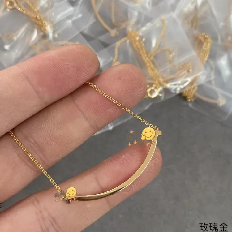 T家微笑项链厚镀18K金光面镶钻满钻笑脸颈链精工锁骨女链工厂直发