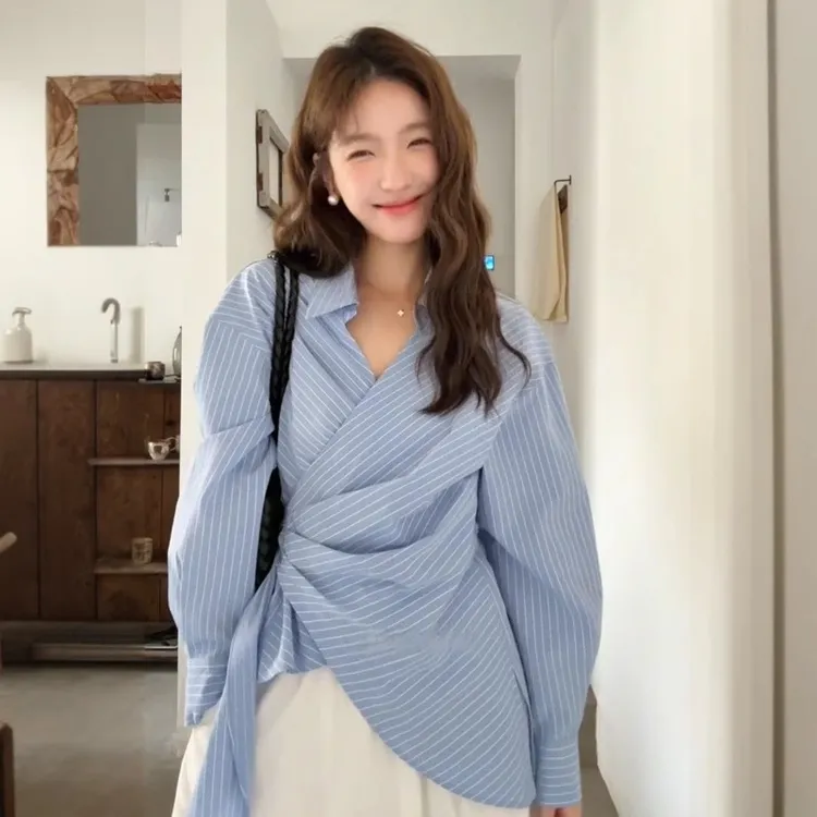 韩系气质系带收腰交叉蓝色衬衫女设计感条纹独特别致