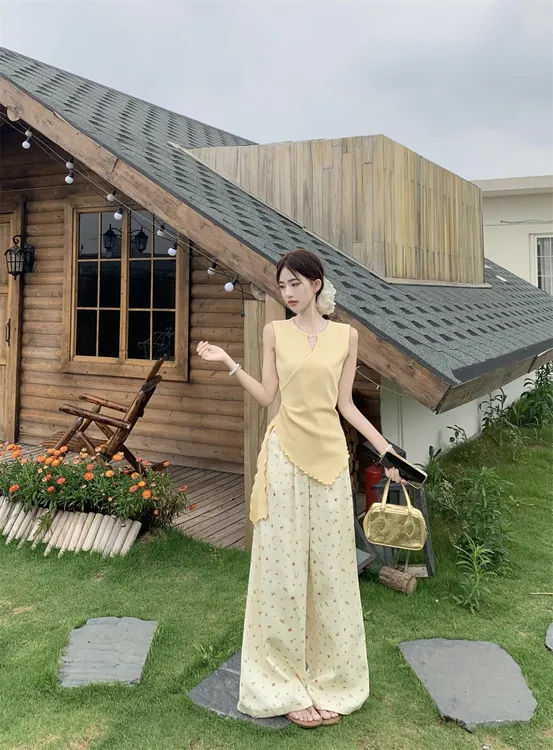 V领不规则开叉修身显瘦上衣蝴蝶结碎花休闲裤2025夏季新款套装女