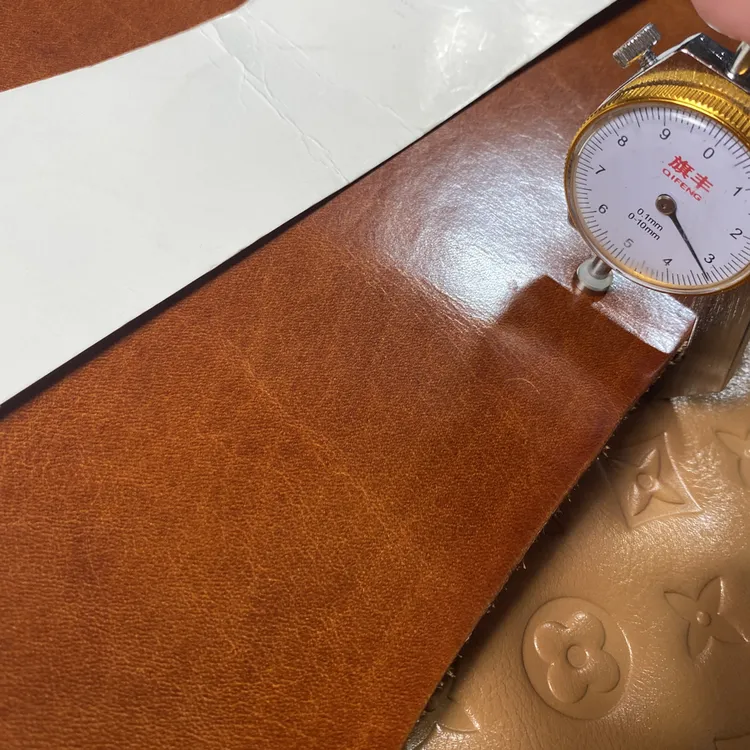 意大利高光油蜡，厚度约3.0mm，适用做各种高端皮包、皮带