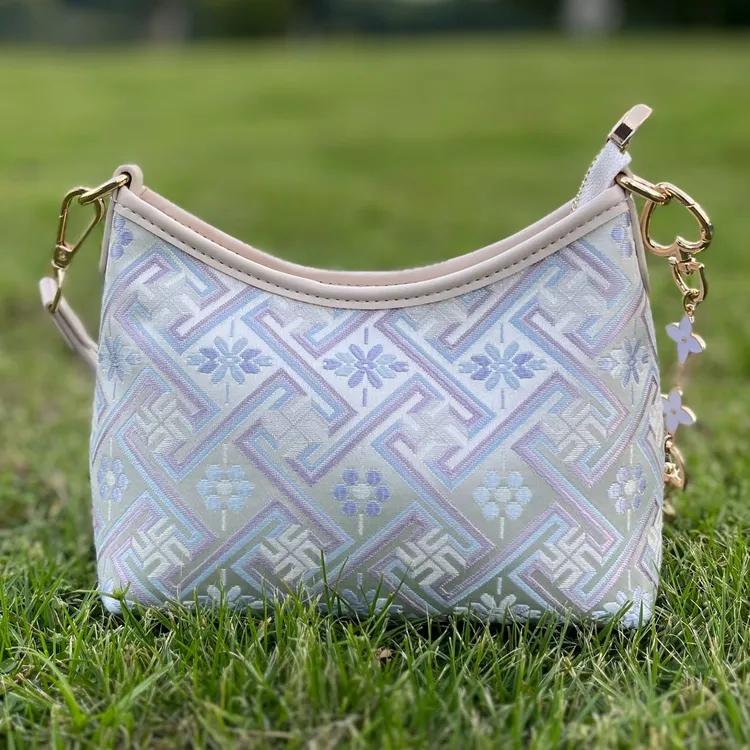 小号流浪包爆款新款网红款广西非遗壮锦包包时尚休闲百搭