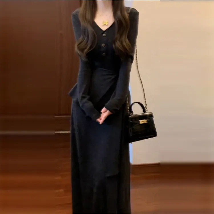 法式赫本风长袖针织连衣裙女秋冬2025新款高级感黑色显瘦长裙套装