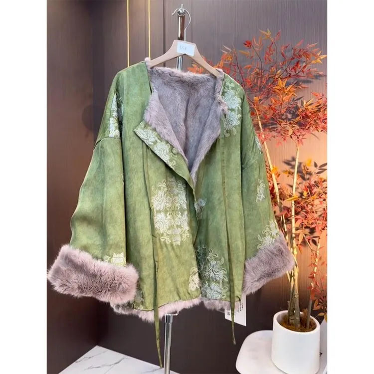 冬季双面穿加厚外套女国风新中式2025款贵气高级感拼刺绣上衣复古