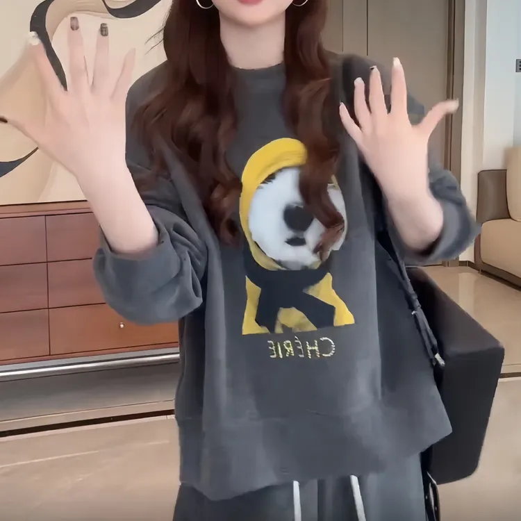 2025秋季新款洋气休闲减龄宽松慵懒圆领卡通小狗字母卫衣女上衣潮