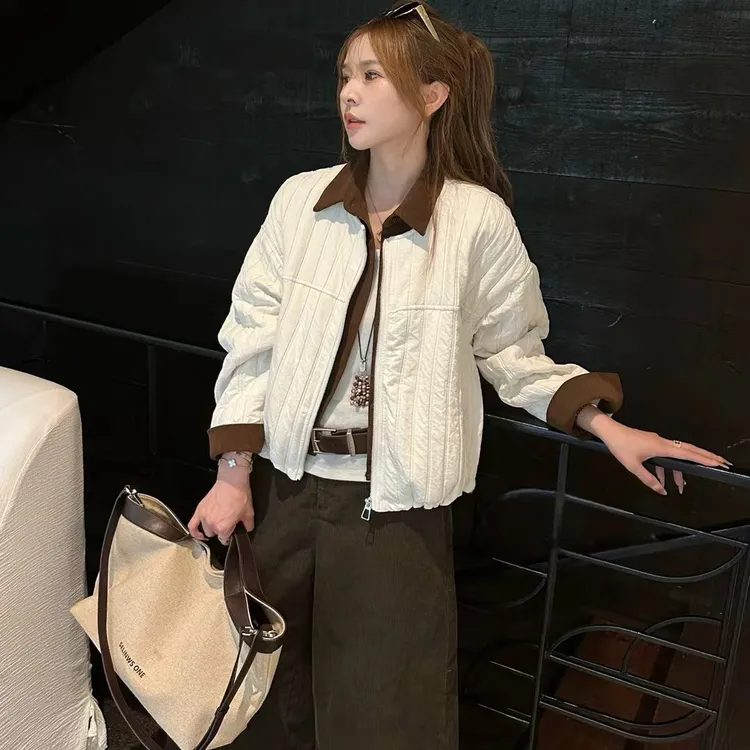 翻领拉链条纹百搭减龄休闲短外套女韩版2025秋新款时尚设计感撞色