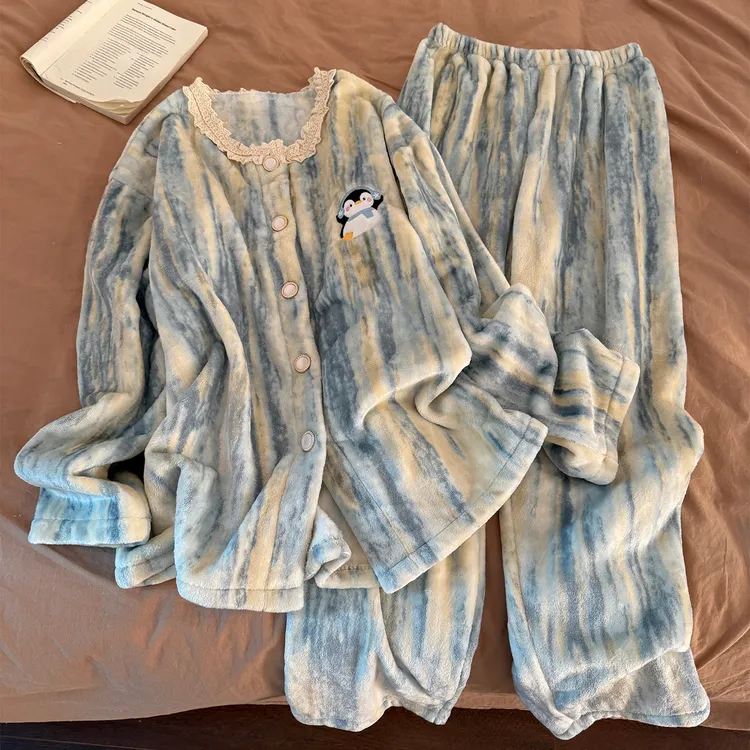 条纹企鹅睡衣女冬季法兰绒加厚保暖圆领开衫珊瑚绒家居服套装新款
