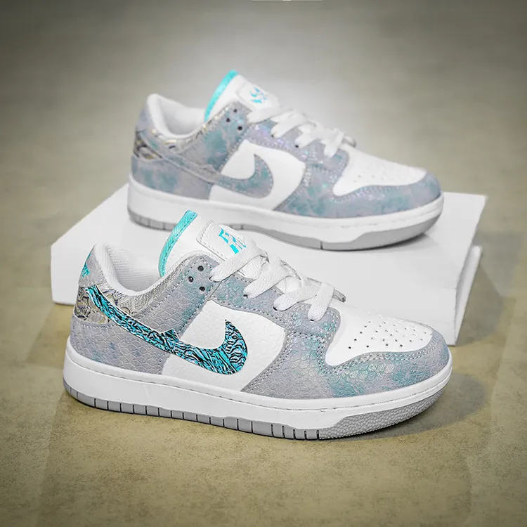 GEEPOO儿童板鞋aj男鞋低帮小学生空军一号鞋子三太子敖丙摩擦有响