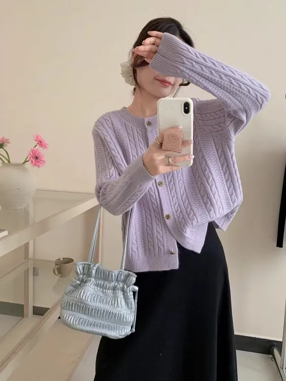 2025新款慵懒风圆领复古玫瑰花扣小麻花长袖厚款百搭毛衣针织开衫