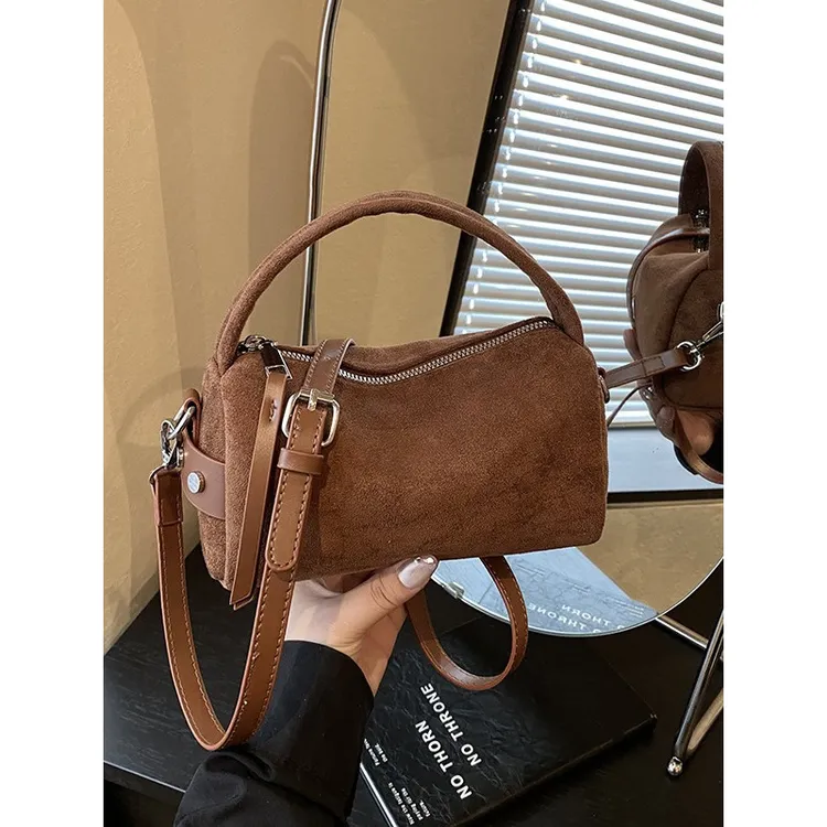 法式小众磨砂手提小拎包女2025新款时尚复古单肩包休闲通勤斜挎包