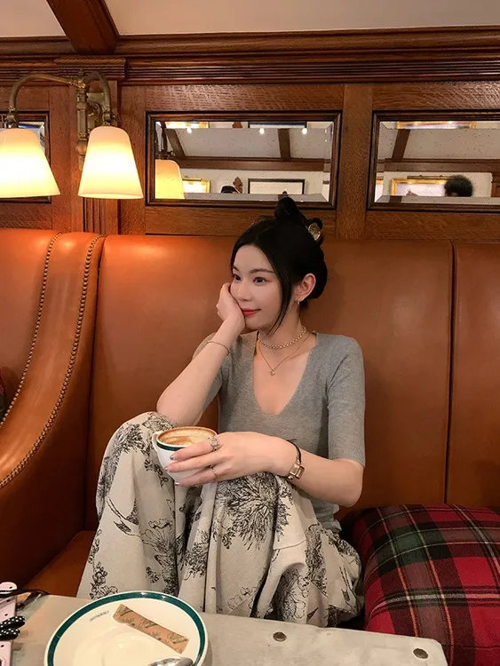 简约时尚百搭U领坑条羊毛中袖T恤女夏季纯色修身针织气质短袖上衣