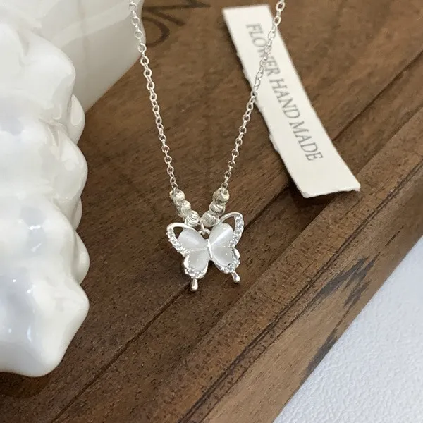 新中式蝴蝶项链女款2025年新款爆款小众设计清冷感颈链