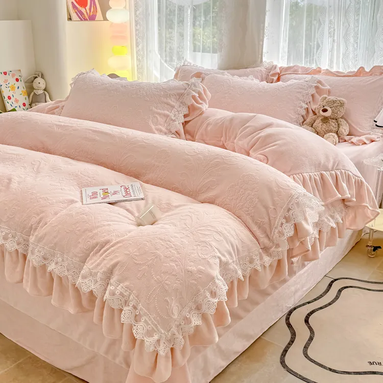 冬季韩式花边款加厚牛奶绒四件套加绒双面保暖雕花绒被套床上用品