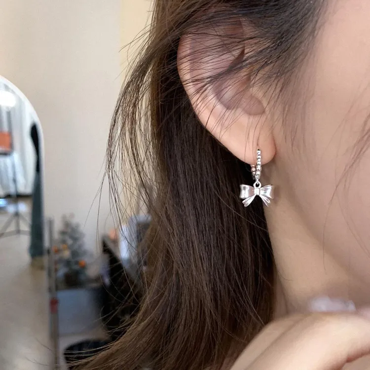 铜合金锆石耳饰 少女感蝴蝶结耳扣女设计感精致立体可爱甜美个性