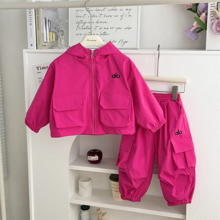 女童秋装套装2025新款休闲洋气儿童春秋衣服女宝宝冲锋衣两件套潮