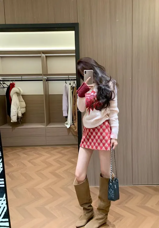 2025秋冬新款粉色花卉刺绣长袖针织衫女甜美百搭显瘦上衣半裙套装