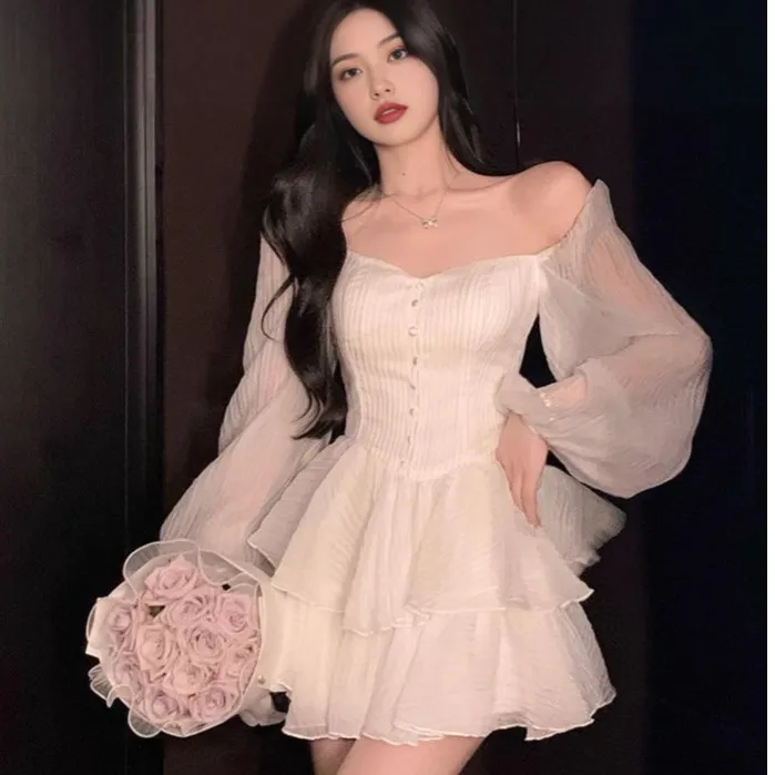 温柔风白色泡泡袖连衣裙女夏季新款甜辣妹收腰显瘦蓬蓬蛋糕短裙子