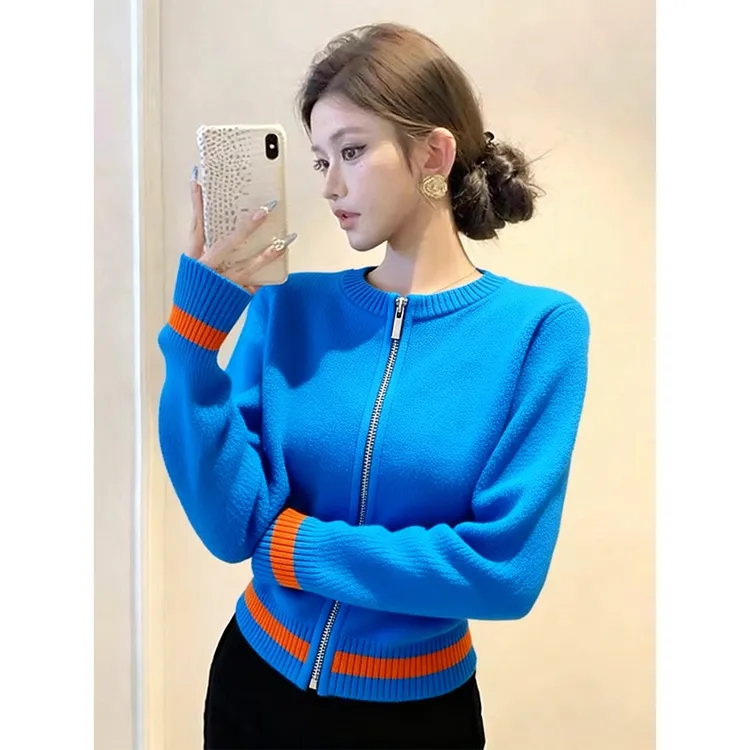2025秋冬季新款韩版时尚气质圆领针织衫女装爆款洋气减龄长袖毛衣