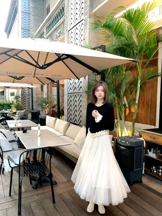 【芝士Cheese】浓情山崎 复古法式珍珠花朵边时尚轻奢修身上衣