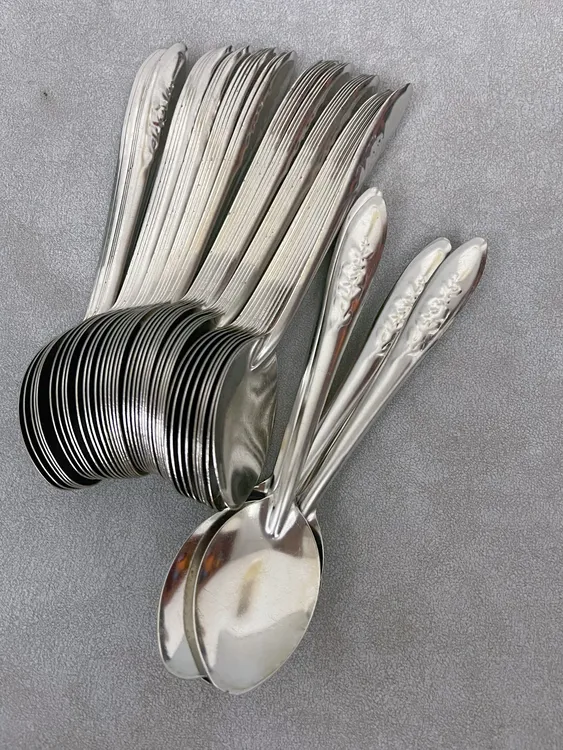 不锈钢吃饭勺子调羹大中小勺食堂商用家用长柄喝汤勺汤匙成人西瓜