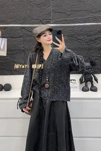 星空点点韩系慵懒风重工亮片V领女早秋2025设计感别致针织衫2537