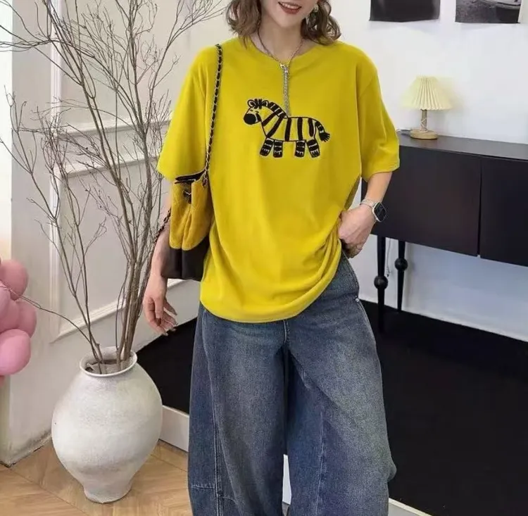 奇奇家时尚韩版大码女装2025冬季新款高弹刺绣年款百搭半袖衫