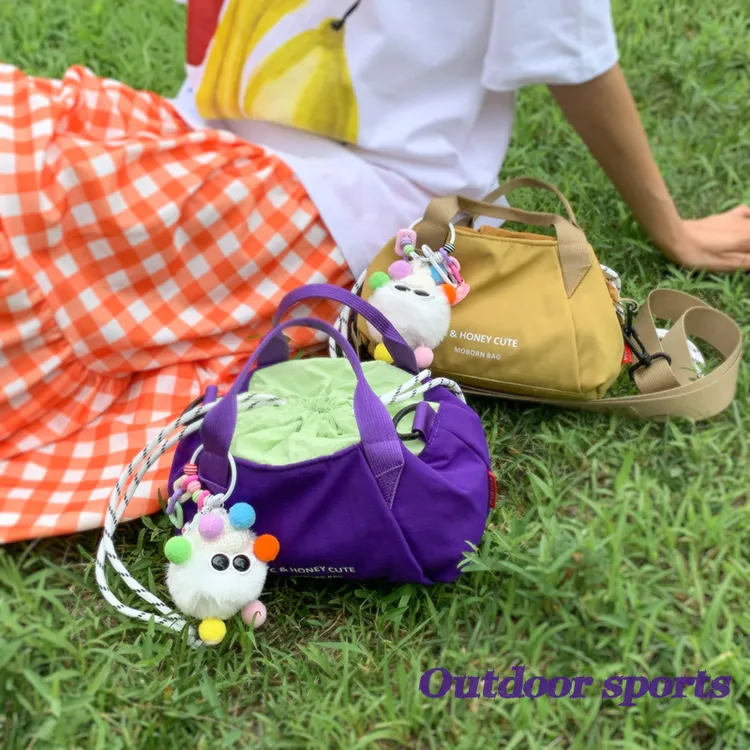 【活力满满】多巴胺撞色小挎包小方包手提精巧斜挎包出门游玩推荐