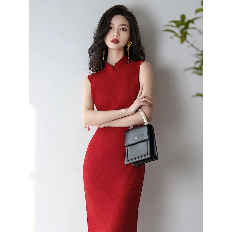 新中式红色送考旗袍新娘订婚敬酒服2025年春夏新款简约气质连衣裙