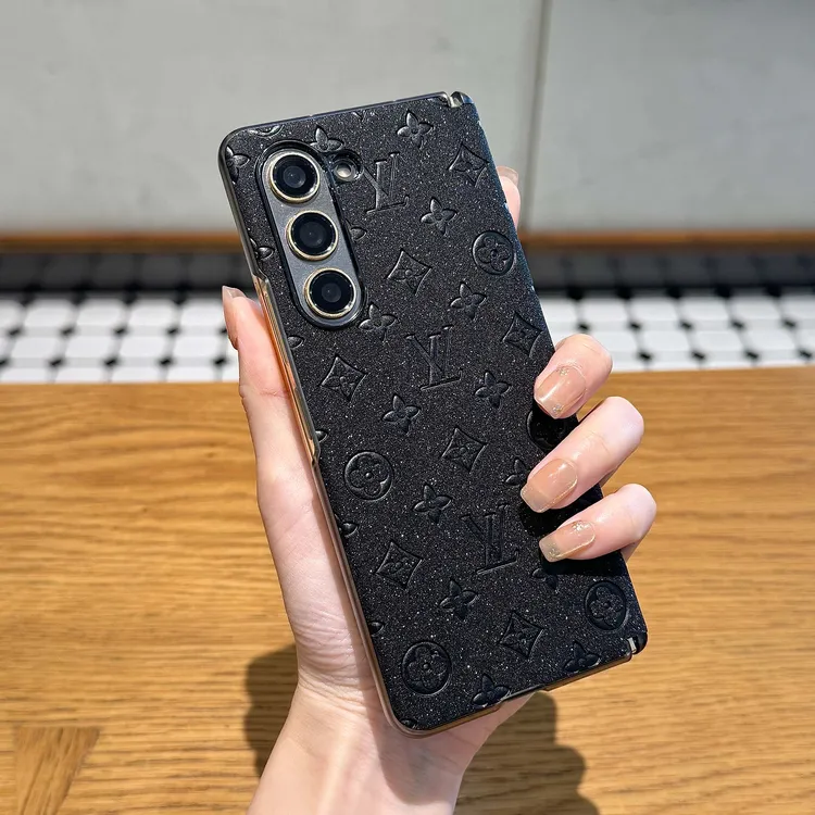 适用三星fold5真皮潮牌压印全包手机壳大牌W24心系天下w25手机壳