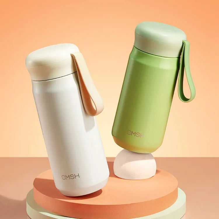 草莓生活保温杯秋冬新款高颜值女生水杯耐高温家用便携杯子批发