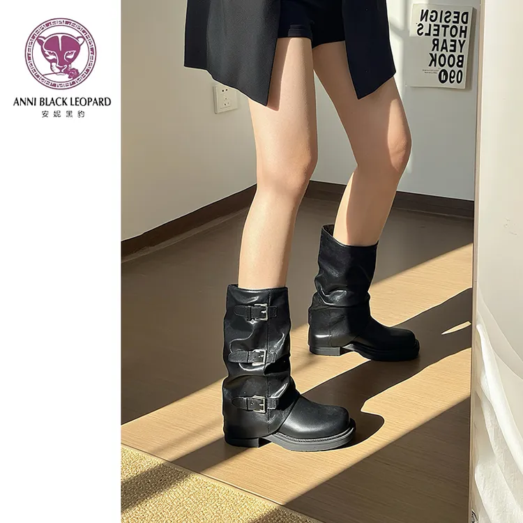 安妮黑豹辣妹裤管靴女秋冬新款显瘦皮带扣厚底褶皱百搭中筒骑士靴