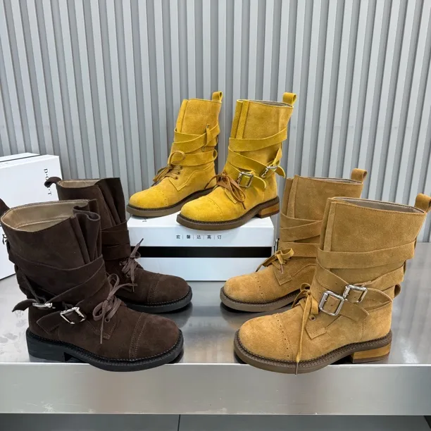 2025年早秋新款磨砂黑皮英伦风套筒马丁靴舒适百搭洋气短靴