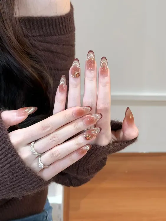 新年款红色穿戴甲秋冬轻奢风爆闪猫眼纯手工穿戴甲高级气质显白