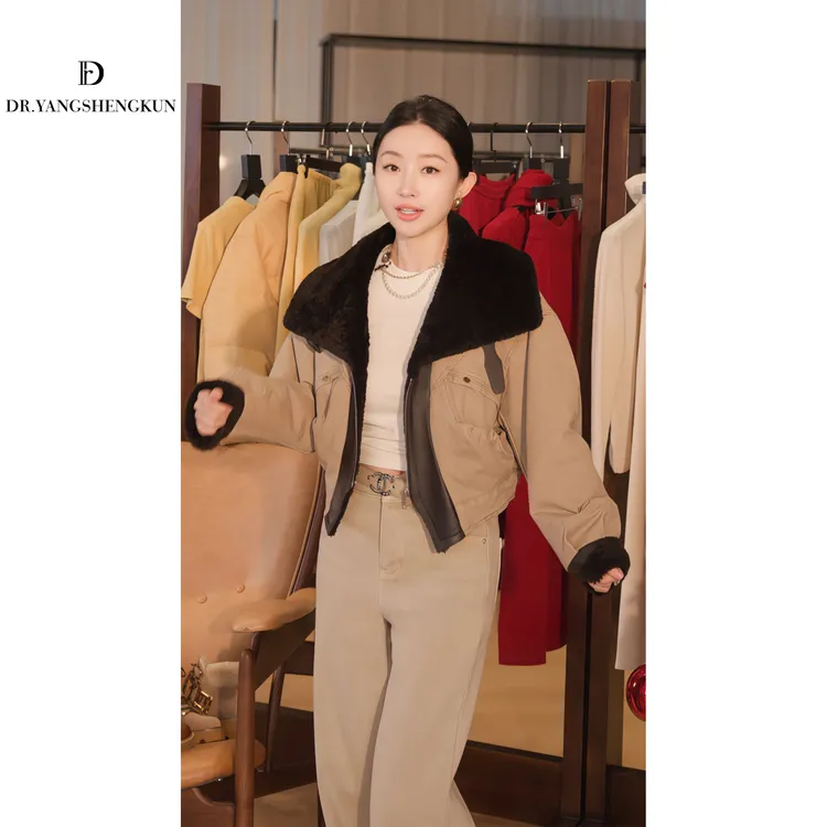 杨圣坤2025新品90白鹅绒皮毛一体翻领短款羽绒服外套S825120780