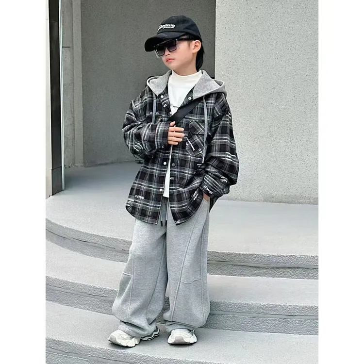 【嘟妈童装】2025青少年冬季新款连帽格子加厚外套6066