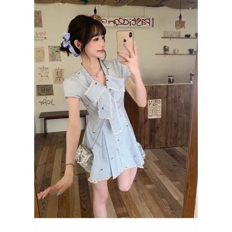 蝴蝶蓝调 夏日绝美条纹衬衫连衣裙女简约风泡泡袖甜美收腰小短裙