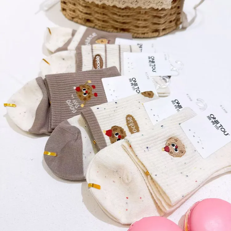 女士春款卡通精梳棉手工对目无骨刺绣百搭女袜五双装